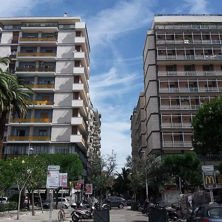 Alojamento de Acomodação e Pequeno-almoço Residenza Piazza Moro Bari
